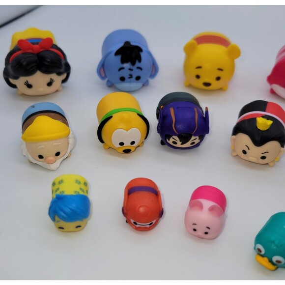 Tsum Tsum Vinyl Figure Lot of 18 Disney Mini Small Large Perry Mickey Lady Hiro - Picture 3 of 13